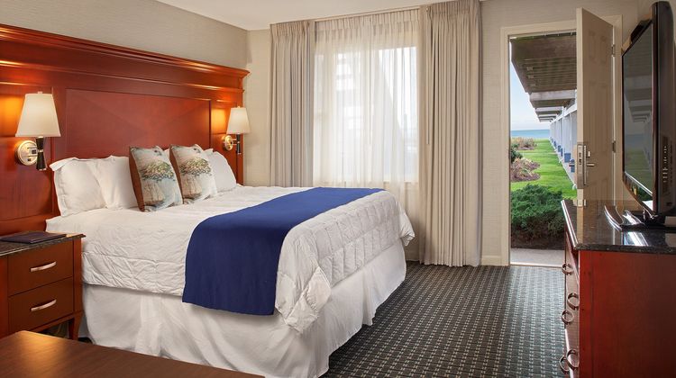 Ocean Mist Beach Hotel & Suites Room