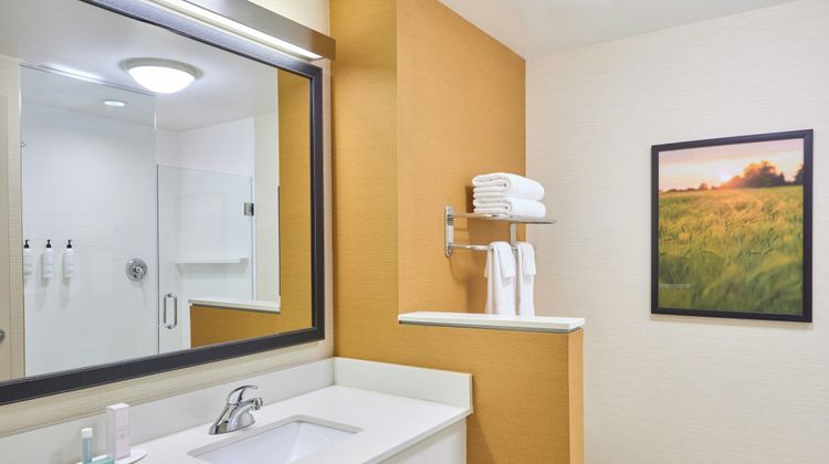 Fairfield Inn & Suites Knoxville West Room