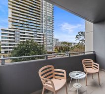 Astra Apartments MacQuarie Park Room