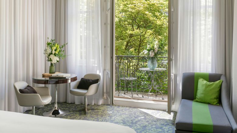 <b>Renaissance Paris Nobel Tour Eiffel Hotel Suite</b>. Images powered by <a href="https://www.leonardoworldwide.com/" title="Leonardo Worldwide" target="_blank">Leonardo</a>.