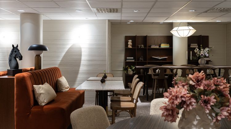 City Hotel Restaurant