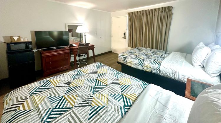 Red Carpet Inn Stamford Room