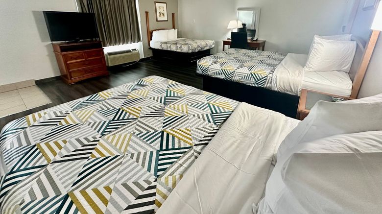 <b>Red Carpet Inn Stamford Room</b>. Images powered by <a href="https://www.leonardoworldwide.com/" title="Leonardo Worldwide" target="_blank">Leonardo</a>.