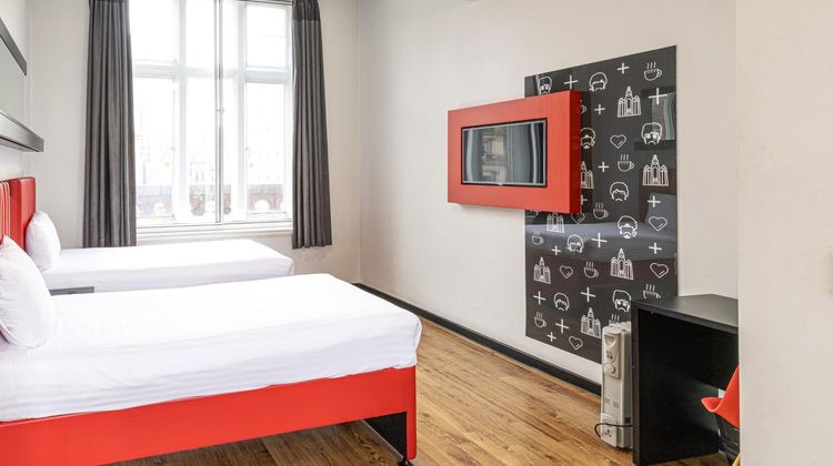 Tune Hotel Liverpool City Center Room