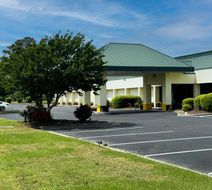 Red Carpet Inn & Suites Exterior