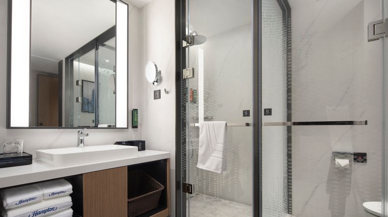 <b>Hampton Inn Baoding High-Tech Zone Room</b>. Images powered by <a href="https://www.leonardoworldwide.com/" title="Leonardo Worldwide" target="_blank">Leonardo</a>.