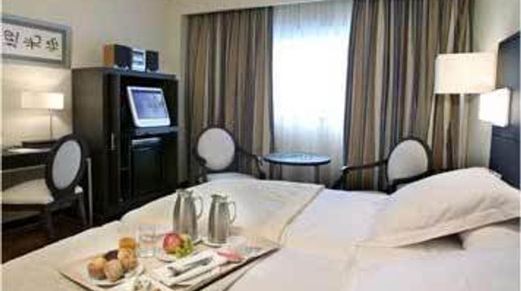 Attica 21 La Coruna Room