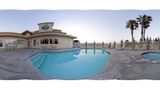 <b>Holiday Inn Express Pool</b>. Virtual Tours powered by <a href="https://www.leonardoworldwide.com/" title="Leonardo Worldwide" target="_blank">Leonardo</a>.