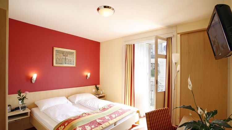 Hotel de la Paix Room