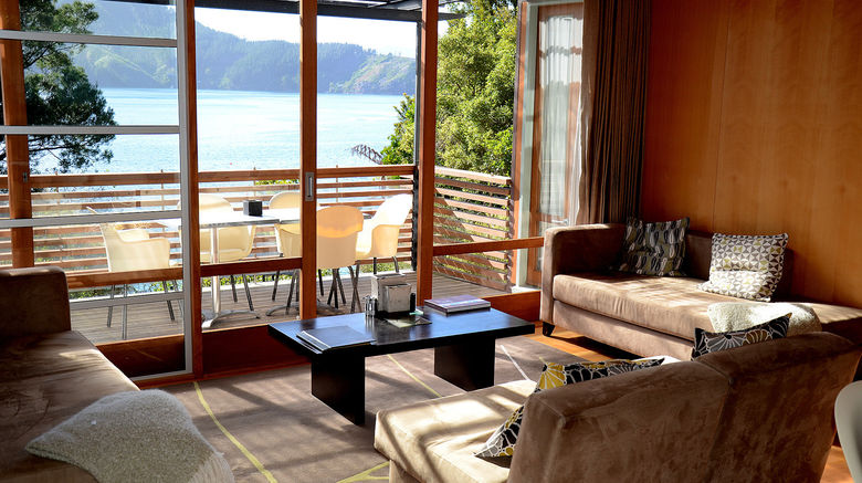 <b>Bay of Many Coves Resort Room</b>. Images powered by <a href="https://www.leonardoworldwide.com/" title="Leonardo Worldwide" target="_blank">Leonardo</a>.