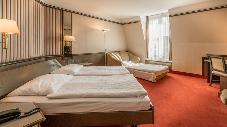 <b>Hotel Monopol Lucerne Room</b>. Images powered by <a href="https://www.leonardoworldwide.com/" title="Leonardo Worldwide" target="_blank">Leonardo</a>.
