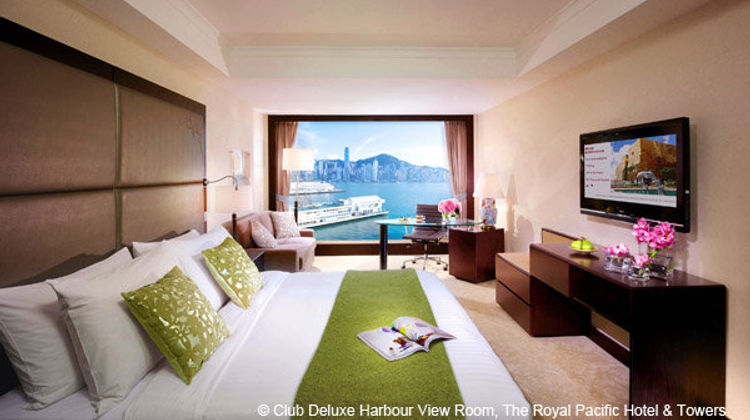 The Royal Pacific Hotel & Towers Room