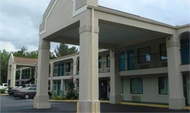 Key West Inn - Roanoke Exterior
