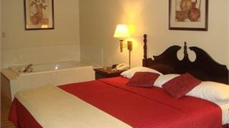 <b>Key West Inn - Roanoke Room</b>. Images powered by <a href="https://www.leonardoworldwide.com/" title="Leonardo Worldwide" target="_blank">Leonardo</a>.