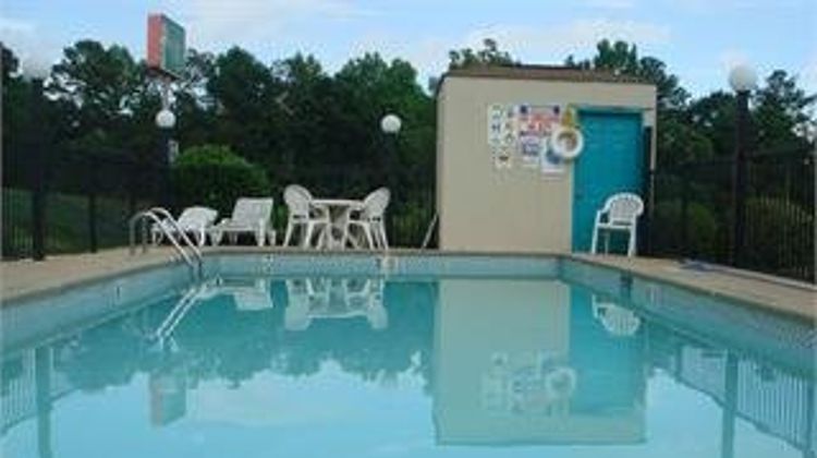 Key West Inn - Roanoke Pool