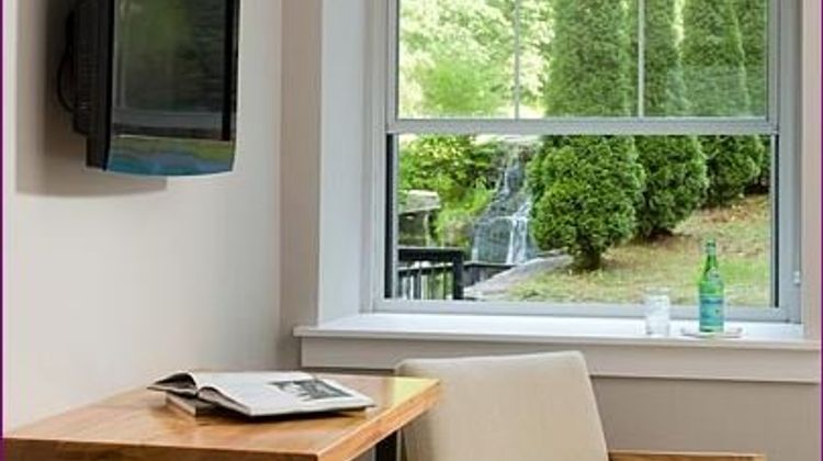 Ledges Hotel Room