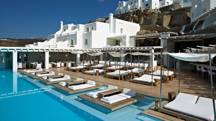 Cavo Tagoo Exterior