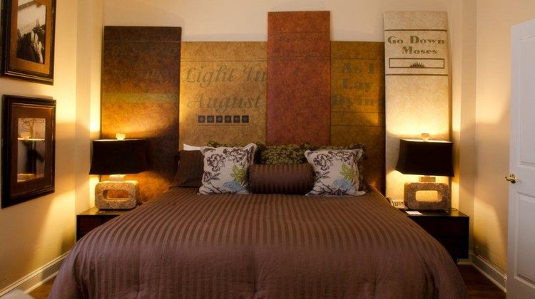 Old Capitol Inn Room