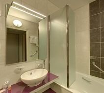 Brit Hotel Cahors - Le France Room