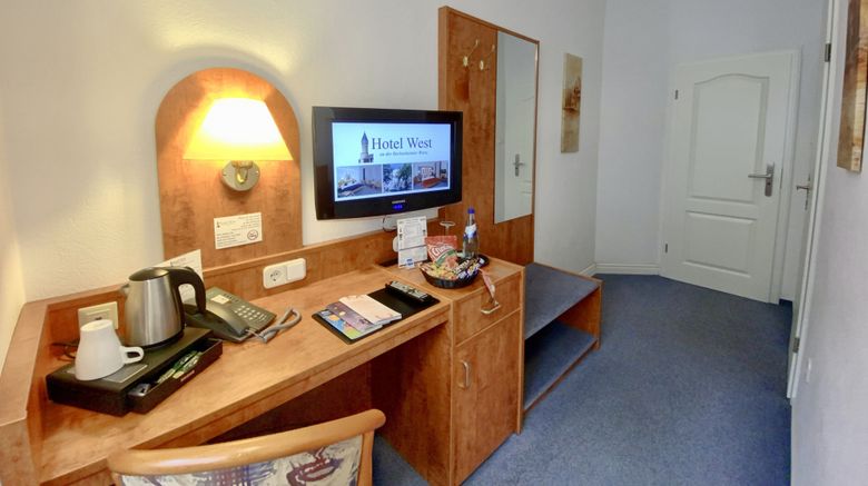 <b>Hotel West Room</b>. Images powered by <a href="https://www.leonardoworldwide.com/" title="Leonardo Worldwide" target="_blank">Leonardo</a>.