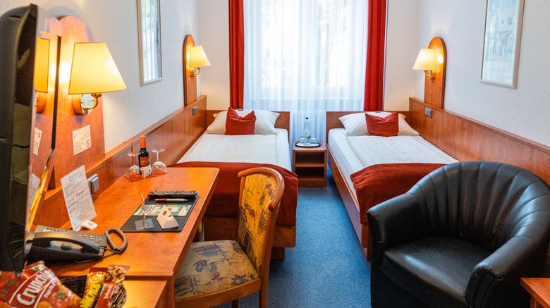 <b>Hotel West Room</b>. Images powered by <a href="https://www.leonardoworldwide.com/" title="Leonardo Worldwide" target="_blank">Leonardo</a>.