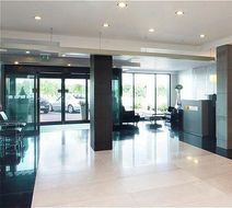 Crowne Plaza London-Kingston Lobby