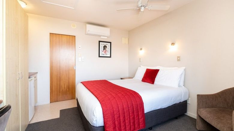 <b>Bella Vista Motel Napier Room</b>. Images powered by <a href="https://www.leonardoworldwide.com/" title="Leonardo Worldwide" target="_blank">Leonardo</a>.
