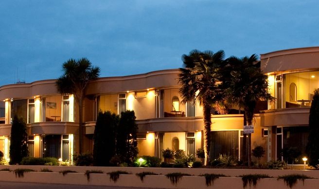 Baywatch Motor Inn Exterior