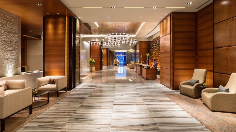 <b>Rosewood Abu Dhabi Lobby</b>. Images powered by <a href="https://www.leonardoworldwide.com/" title="Leonardo Worldwide" target="_blank">Leonardo</a>.