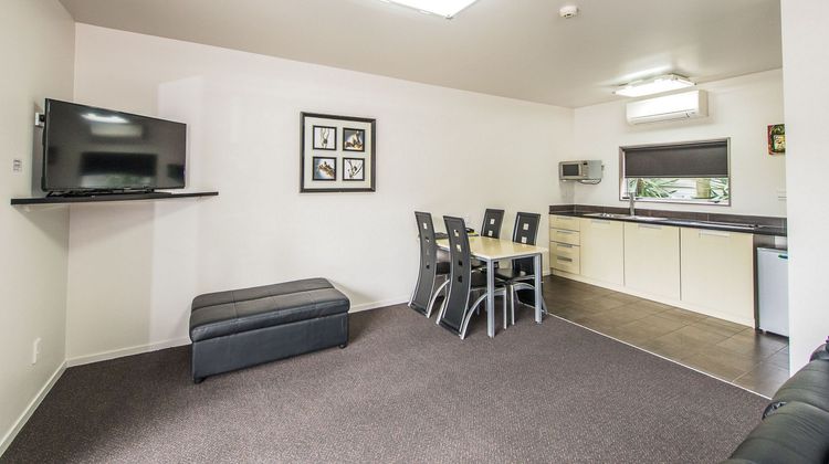 151 on London Room