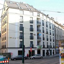 Augusten Hotel