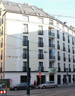 Augusten Hotel
