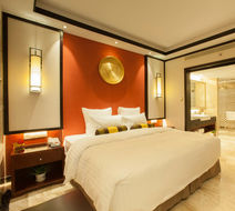Landmark Inn Room