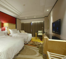 Landmark Inn Room