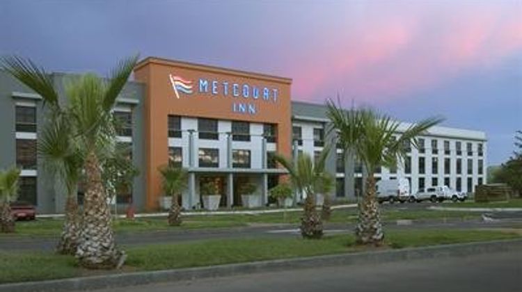 Metcourt Inn at the Grand Palm Resort Exterior