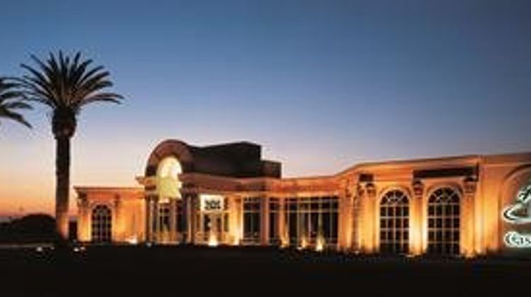 Metcourt Inn at the Grand Palm Resort Exterior