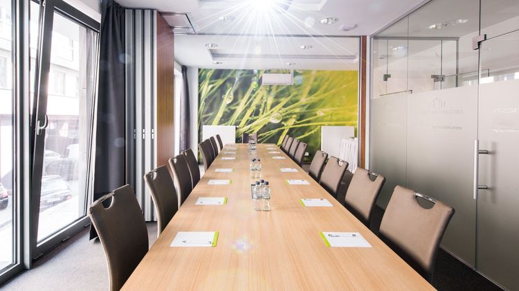 Exclusive Apartments Meeting
