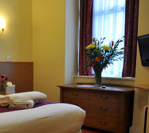 Chy-An-Albany Room