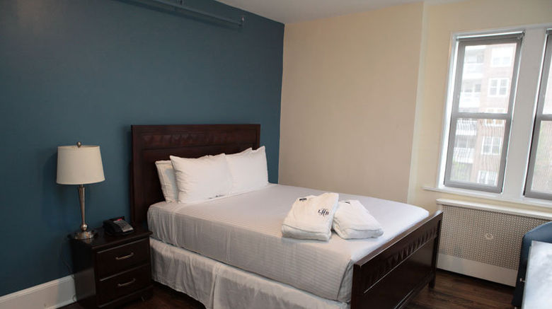<b>The Long Beach Hotel Room</b>. Images powered by <a href="https://www.leonardoworldwide.com/" title="Leonardo Worldwide" target="_blank">Leonardo</a>.