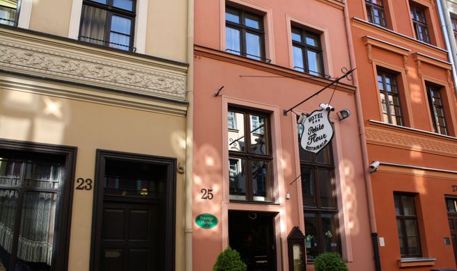 Hotel Petite Fleur Torun Exterior
