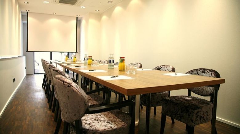 <b>Hotel Favor Meeting</b>. Images powered by <a href="https://www.leonardoworldwide.com/" title="Leonardo Worldwide" target="_blank">Leonardo</a>.