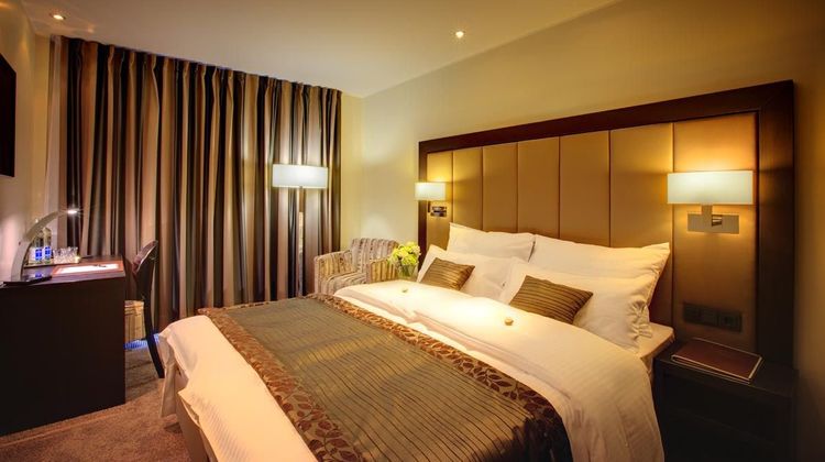 Hotel Favor Room