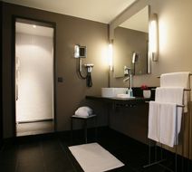 Boston HH Hotel Room
