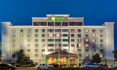 Holiday Inn Hotel & Suites