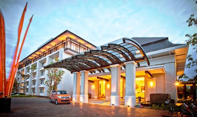 HARRIS Hotel and Conventions Malang Exterior