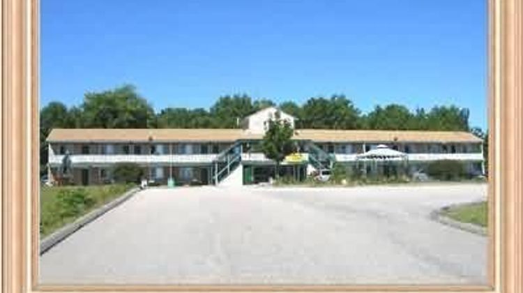 Coronado Island Inn Exterior