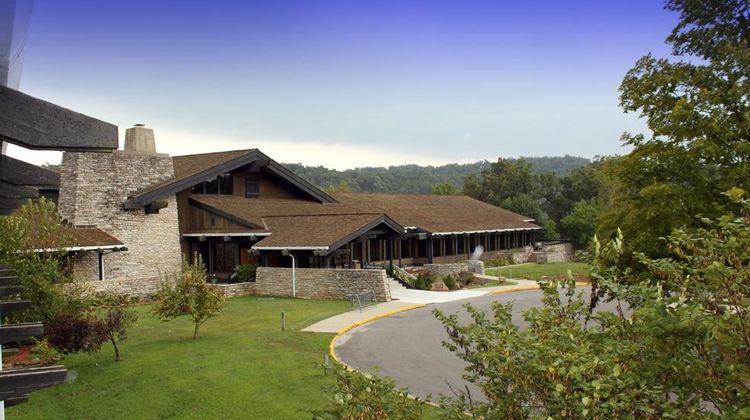 Shawnee Lodge & Conference Center Exterior