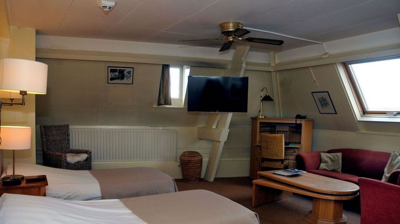 <b>Hotel Dordrecht Room</b>. Images powered by <a href="https://www.leonardoworldwide.com/" title="Leonardo Worldwide" target="_blank">Leonardo</a>.
