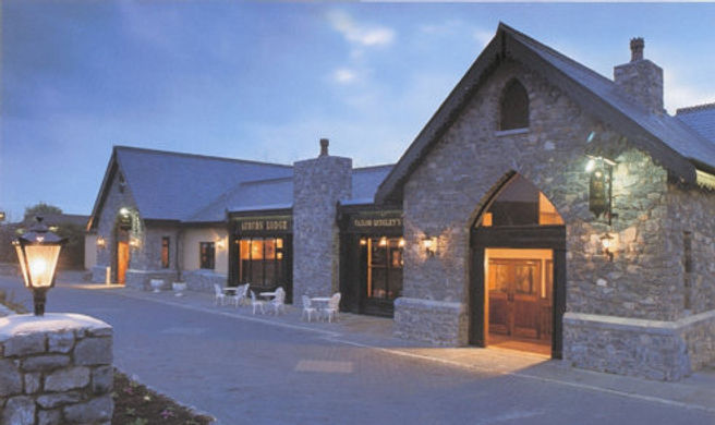 Auburn Lodge Hotel Exterior