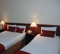 Auburn Lodge Hotel Room